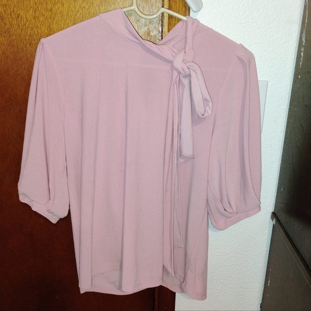 NEVER WORN Cece Soft Pink Blouse Elbow Length Sleeves And Neck Bow Size Medium